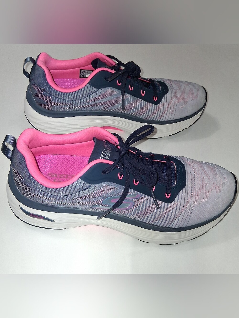 Skechers Women's Gray & Pink Athletic Lace-Up Walking Sneakers
